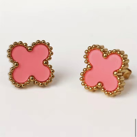 NEW Elegant Four Leaf Clover Design Stud Earrings PINK & GOLD 🩷 BARBIE FEVER 🩷 - Picture 2 of 6